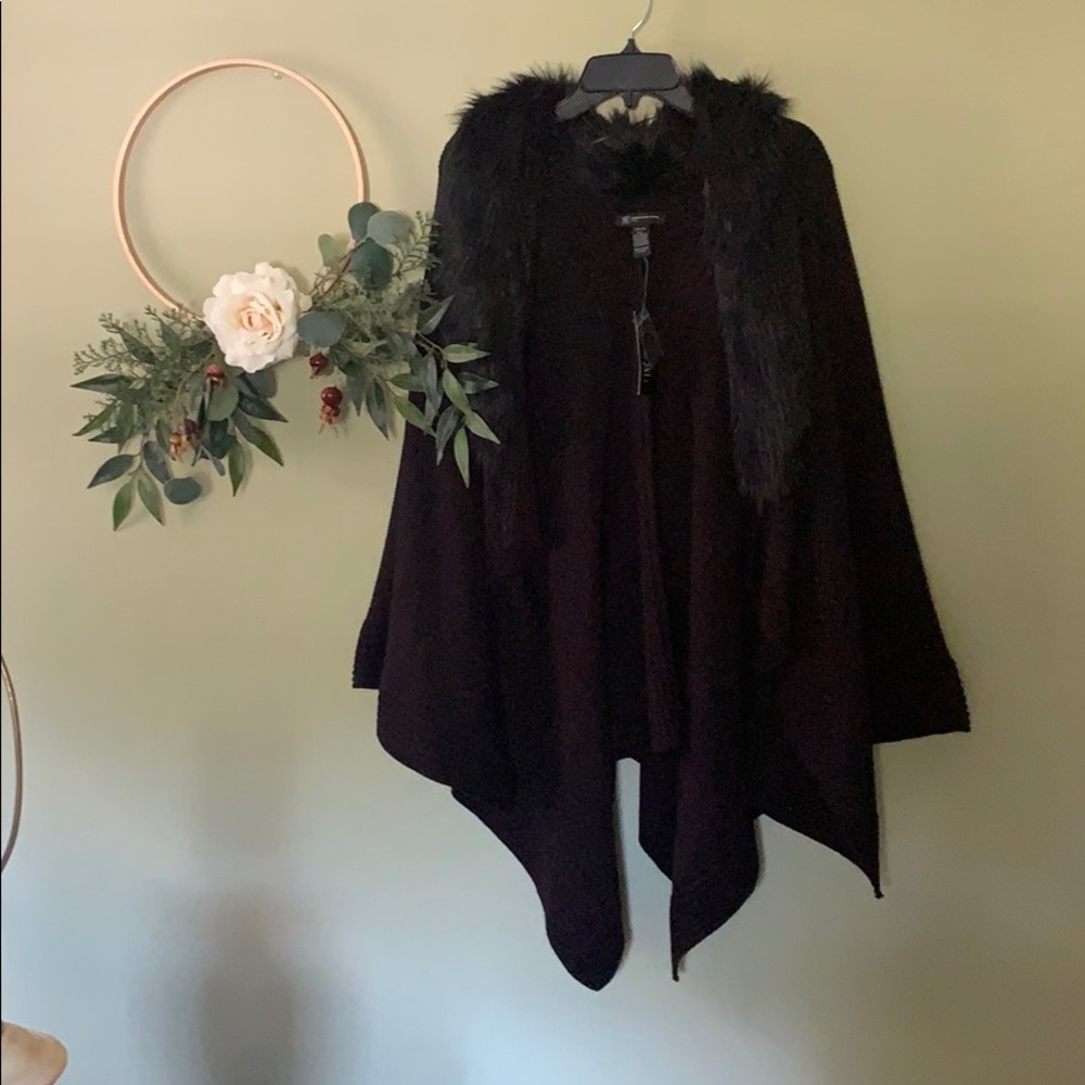 NWT Black poncho with faux fur trim